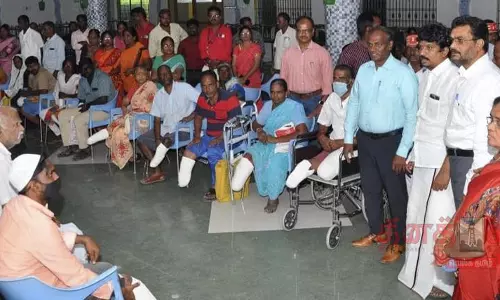 மாற்றுத்திறனாளிகளுக்கான சிறப்பு முகாமை கலெக்டர் ஆய்வு