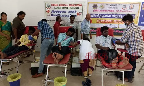 விளாப்பாக்கம் டி.எல்.ஆர். கல்லூரியில் ரத்த தான முகாம்