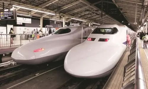 மும்பை-ஆமதாபாத் இடையிலான புல்லட் ரெயில் திட்டத்துக்கு கடலுக்கு அடியில் 7 கி.மீ. சுரங்கப்பாைத  புதிய டெண்டர் விடப்பட்டது