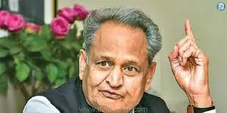 காங்கிரசில் ஒருவருக்கு ஒரு பதவி விவாதம் தேவையற்றது- கட்சி தலைவர் பதவிக்கு போட்டியிடும் அசோக் கெலாட் பேட்டி காங்கிரசில் ஒருவருக்கு ஒரு பதவி விவாதம் தேவையற்றது- கட்சி தலைவர் பதவிக்கு போட்டியிடும் அசோக் கெலாட் பேட்டி