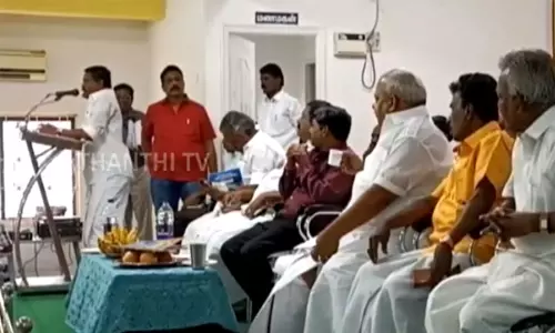 என்னுடைய வளர்ச்சிக்கு திமுக மாவட்ட துணைச்செயலாளரின் அறிவுரையே காரணம் - அதிமுக நகர செயலாளர் பேச்சால் சலசலப்பு என்னுடைய வளர்ச்சிக்கு திமுக மாவட்ட துணைச்செயலாளரின் அறிவுரையே காரணம் - அதிமுக நகர செயலாளர் பேச்சால் சலசலப்பு