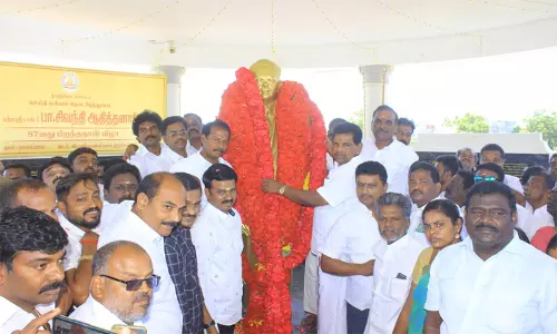 டாக்டர் பா.சிவந்தி ஆதித்தனார் பிறந்தநாள் - அரசு விழாவாக கொண்டாட்டம்-மணிமண்டபத்தில் அமைச்சர் மரியாதை