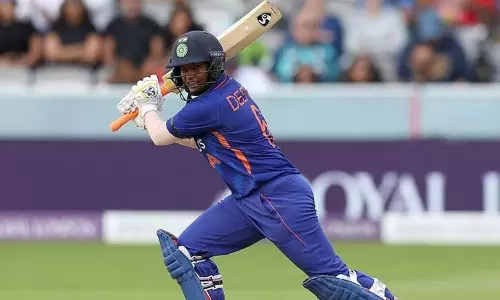 3வது ஒருநாள் போட்டி: இங்கிலாந்து மகளிர் அணிக்கு 170 ரன்கள் இலக்கு நிர்ணயித்தது இந்திய அணி 3வது ஒருநாள் போட்டி: இங்கிலாந்து மகளிர் அணிக்கு 170 ரன்கள் இலக்கு நிர்ணயித்தது இந்திய அணி