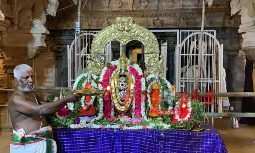 நவதிருப்பதி கோவில்களில் பக்தர்கள் சாமி தரிசனம் நவதிருப்பதி கோவில்களில் பக்தர்கள் சாமி தரிசனம்