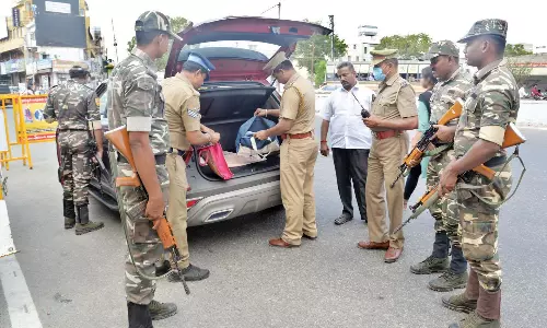 திருப்பூர் மாநகர் முழுவதும் பலத்த போலீஸ் பாதுகாப்பு