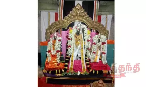 பெருமாள் கோவில்களில் சிறப்பு வழிபாடு பெருமாள் கோவில்களில் சிறப்பு வழிபாடு
