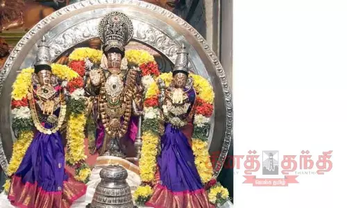 புரட்டாசி மாத முதல் சனிக்கிழமையையொட்டி சேலம் பெருமாள் கோவில்களில் சிறப்பு பூஜை திரளான பக்தர்கள் சாமி தரிசனம் புரட்டாசி மாத முதல் சனிக்கிழமையையொட்டி சேலம் பெருமாள் கோவில்களில் சிறப்பு பூஜை திரளான பக்தர்கள் சாமி தரிசனம்