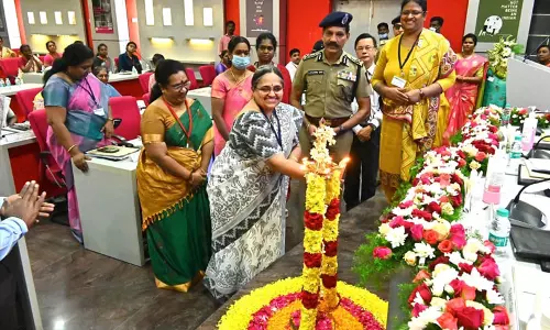 சென்னை: வெளிநாட்டு திருமணங்களில் இந்திய பெண்களின் உரிமைகள் குறித்த கருத்தரங்கம் சென்னை: வெளிநாட்டு திருமணங்களில் இந்திய பெண்களின் உரிமைகள் குறித்த கருத்தரங்கம்