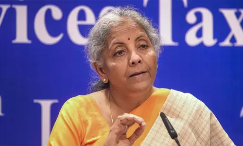 இந்திய ரூபாய் மதிப்பு சரிவா? மத்திய நிதி மந்திரி  நிர்மலா சீதாராமன் விளக்கம்