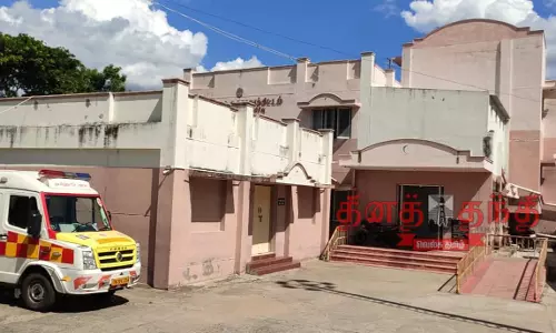 பாப்பிரெட்டிப்பட்டி அரசு ஆஸ்பத்திரியில் அவதிக்குள்ளாகும் நோயாளிகள் பாப்பிரெட்டிப்பட்டி அரசு ஆஸ்பத்திரியில் அவதிக்குள்ளாகும் நோயாளிகள்