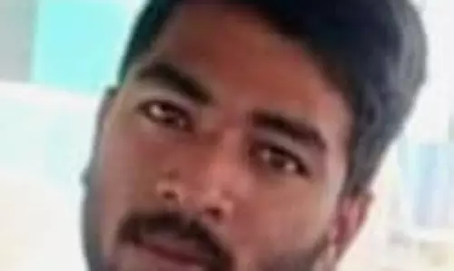 தேன்கனிக்கோட்டை அருகே நீரோடையில் மூழ்கி கல்லூரி மாணவர் பலி-நண்பர்களுடன் குளிக்க சென்றபோது பரிதாபம் தேன்கனிக்கோட்டை அருகே நீரோடையில் மூழ்கி கல்லூரி மாணவர் பலி-நண்பர்களுடன் குளிக்க சென்றபோது பரிதாபம்