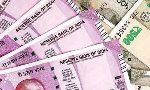 நாகர்கோவிலில் தொழிலாளி வீட்டில் 4½ பவுன் நகை-பணம் திருட்டு நாகர்கோவிலில் தொழிலாளி வீட்டில் 4½ பவுன் நகை-பணம் திருட்டு