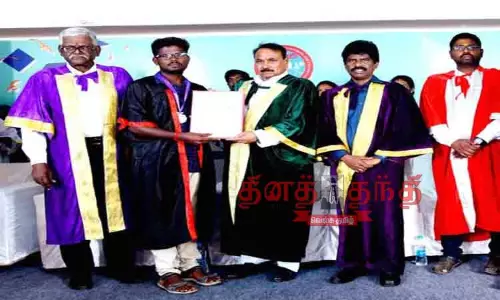 மாணவர்கள் தனித்திறன்களை வளர்த்துக்கொள்ள வேண்டும் மாணவர்கள் தனித்திறன்களை வளர்த்துக்கொள்ள வேண்டும்