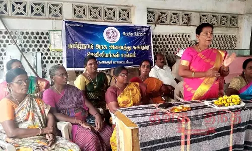 மகப்பேறு துணை செவிலியர்களுக்கு காலமுறை ஊதியம் வழங்க வேண்டும் மகப்பேறு துணை செவிலியர்களுக்கு காலமுறை ஊதியம் வழங்க வேண்டும்