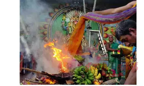 பிரத்யங்கிரா தேவிக்கு மிளகாய் சண்டி யாகம் பிரத்யங்கிரா தேவிக்கு மிளகாய் சண்டி யாகம்