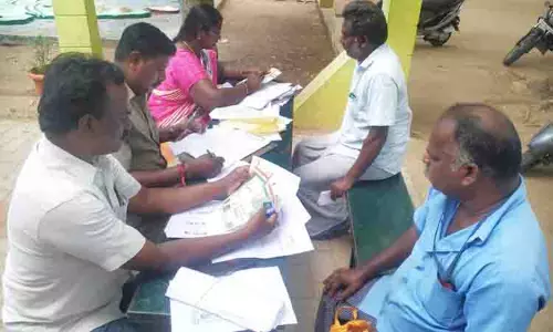 வாக்காளர் அடையாள அட்டையுடன் ஆதார் எண்ணை இணைக்க சிறப்பு முகாம் வாக்காளர் அடையாள அட்டையுடன் ஆதார் எண்ணை இணைக்க சிறப்பு முகாம்