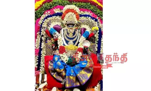 சிறப்பு அலங்காரத்தில் அம்மன் சிறப்பு அலங்காரத்தில் அம்மன்