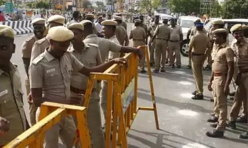தென்மாவட்டங்களில் 20 ஆயிரம் போலீசார் பாதுகாப்புஐ.ஜி.அஸ்ரா கார்க் தகவல்- தென்மாவட்டங்களில் 20 ஆயிரம் போலீசார் பாதுகாப்புஐ.ஜி.அஸ்ரா கார்க் தகவல்-