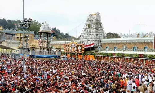 திருப்பதி ஏழுமலையான் கோவிலில் வருடாந்திர பிரம்மோற்சவ விழா: நாளை கொடியேற்றத்துடன் தொடக்கம்