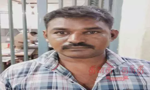 பெருந்துறை அருகே பட்டப்பகலில் துணிகரம்: வீடு புகுந்து கத்தி முனையில் பெண்ணிடம் கம்மல் பறித்த வாலிபர்; பொதுமக்கள் துரத்தி சென்று பிடித்தனர் பெருந்துறை அருகே பட்டப்பகலில் துணிகரம்: வீடு புகுந்து கத்தி முனையில் பெண்ணிடம் கம்மல் பறித்த வாலிபர்; பொதுமக்கள் துரத்தி சென்று பிடித்தனர்