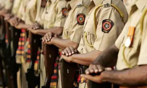 புஞ்சைபுளியம்பட்டியில் பா.ஜ.க. பிரமுகர் கார் எரிப்பு: வழிபாட்டு தலங்களுக்கு போலீஸ் பாதுகாப்பு புஞ்சைபுளியம்பட்டியில் பா.ஜ.க. பிரமுகர் கார் எரிப்பு: வழிபாட்டு தலங்களுக்கு போலீஸ் பாதுகாப்பு