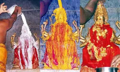 சமயபுரம் மாரியம்மன் கோவிலில் சிறப்பு வழிபாடு சமயபுரம் மாரியம்மன் கோவிலில் சிறப்பு வழிபாடு