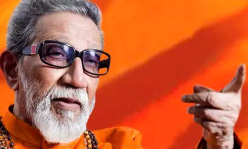 பால்தாக்கரே உதவியாளர்கள் ஷிண்டே அணியில் இணைந்தனர்