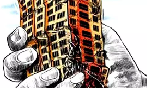 சட்டவிரோத கட்டிடங்கள் மீது நடவடிக்கை எடுக்க தவறிய மாநகராட்சி அதிகாரி பணியிடை நீக்கம் சட்டவிரோத கட்டிடங்கள் மீது நடவடிக்கை எடுக்க தவறிய மாநகராட்சி அதிகாரி பணியிடை நீக்கம்