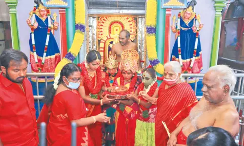 மேல்மருவத்தூர் ஆதிபராசக்தி சித்தர் பீடத்தில் நவராத்திரி விழா தொடக்கம் மேல்மருவத்தூர் ஆதிபராசக்தி சித்தர் பீடத்தில் நவராத்திரி விழா தொடக்கம்