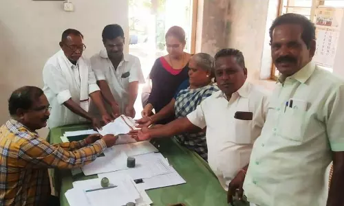 டி.ராஜகோபாலன்பட்டி ஊராட்சியில் தெரு விளக்குகள் பொருத்தகோரி பொதுமக்கள் மனு டி.ராஜகோபாலன்பட்டி ஊராட்சியில் தெரு விளக்குகள் பொருத்தகோரி பொதுமக்கள் மனு