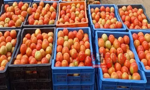 புரட்டாசி மாதம் பிறப்பு:கிணத்துக்கடவு சந்தையில் காய்கறி விலை கிடுகிடு உயர்வு