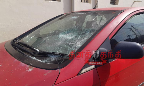 மேட்டுப்பாளையத்தில் தொடரும் சம்பவம்:இந்து முன்னணி தலைவர் வீட்டின் மீது கல் வீச்சு-கார் கண்ணாடி உடைப்பு- போலீசார் குவிக்கப்பட்டதால் பரபரப்பு