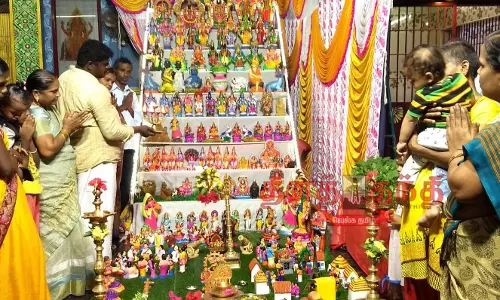 மகா மாரியம்மன் கோவிலில் நவராத்திரி விழா மகா மாரியம்மன் கோவிலில் நவராத்திரி விழா