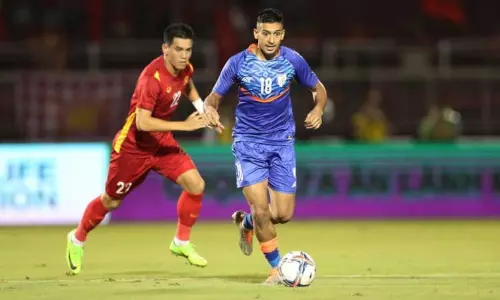 3 நாடுகள் கால்பந்து: வியட்நாம் அணியிடம் இந்தியா தோல்வி 3 நாடுகள் கால்பந்து: வியட்நாம் அணியிடம் இந்தியா தோல்வி