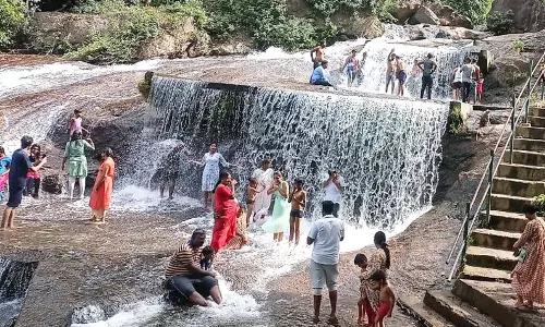 கோவை குற்றால அருவி மீண்டும் திறப்பு - சுற்றுலா பயணிகள் மகிழ்ச்சி!