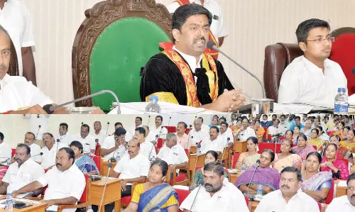 ஒப்பந்த துப்புரவு பணியாளர்களுக்கு உரிய சம்பளம் கிடைக்கச்செய்ய வேண்டும்