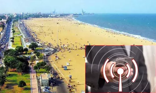 மெரினா கடற்கரையில் 24 மணி நேரமும் இலவச இணைய வசதி வழங்க மாநகராட்சி திட்டம் மெரினா கடற்கரையில் 24 மணி நேரமும் இலவச இணைய வசதி வழங்க மாநகராட்சி திட்டம்