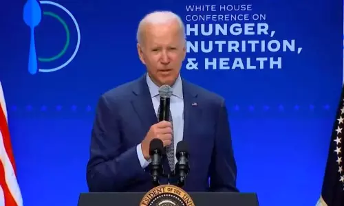 கார் விபத்தில் உயிரிழந்த நபர் மாநாட்டில் பங்கேற்றாரா..? ஜோ பைடனின் ஞாபக மறதியால் அவையில் சிரிப்பலை!