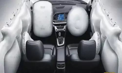 கார்களில் கட்டாயம் 6 காற்றுப்பைகள் அமைக்கும் நடைமுறை - மத்திய அரசு ஓராண்டுக்கு தள்ளிவைப்பு கார்களில் கட்டாயம் 6 காற்றுப்பைகள் அமைக்கும் நடைமுறை - மத்திய அரசு ஓராண்டுக்கு தள்ளிவைப்பு