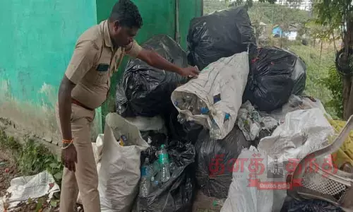 வால்பாறைக்கு சுற்றுலா பயணிகள் வருகை அதிகரிப்பு:  பிளாஸ்டிக் பயன்பாட்டை தடுக்க சோதனைச்சாவடியில் தீவிர கண்காணிப்பு