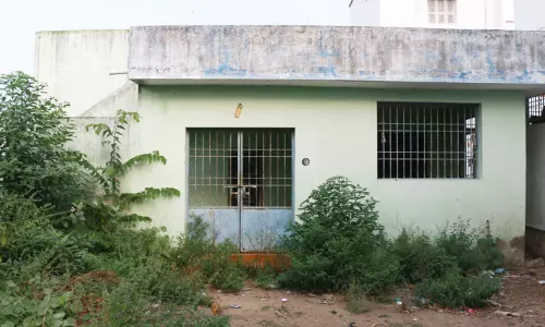 பூட்டி கிடக்கும் சமுதாய நலக்கூடம் திறப்பு விழா காண்பது எப்போது பூட்டி கிடக்கும் சமுதாய நலக்கூடம் திறப்பு விழா காண்பது எப்போது