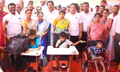 நடிகர் சூரி ஓட்டலில் சோதனை நடத்தியதில் எந்த உள்நோக்கமும் இல்லை-அமைச்சர் மூர்த்தி பேட்டி நடிகர் சூரி ஓட்டலில் சோதனை நடத்தியதில் எந்த உள்நோக்கமும் இல்லை-அமைச்சர் மூர்த்தி பேட்டி