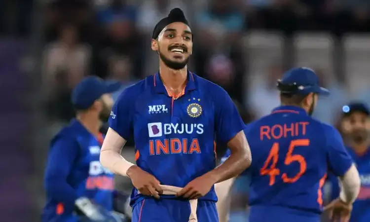 சீதோஷ்ண நிலைக்கு ஏற்ப பவுலிங் செய்வது முக்கியம் - இந்திய பவுலர் அர்ஷ்தீப்சிங் பேட்டி சீதோஷ்ண நிலைக்கு ஏற்ப பவுலிங் செய்வது முக்கியம் - இந்திய பவுலர் அர்ஷ்தீப்சிங் பேட்டி