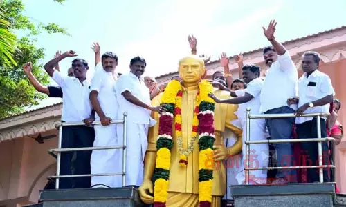 பாவூர்சத்திரத்தில் காமராஜர் சிலைக்கு மாலை அணிவிப்பு பாவூர்சத்திரத்தில் காமராஜர் சிலைக்கு மாலை அணிவிப்பு