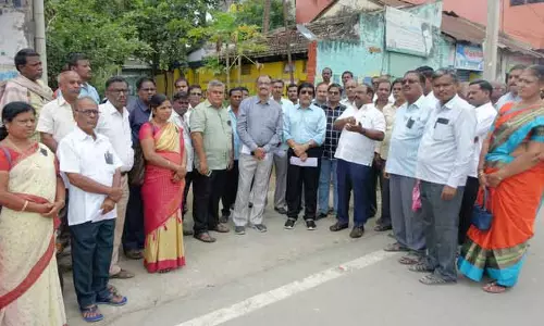 எல்.ஐ.சி. முகவர்கள் ஆர்ப்பாட்டம்