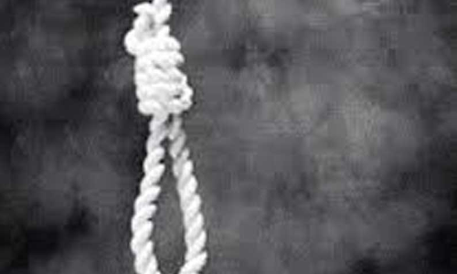 கிருஷ்ணகிரியில்  தனியார் நிறுவன ஊழியர் தற்கொலை கிருஷ்ணகிரியில்  தனியார் நிறுவன ஊழியர் தற்கொலை