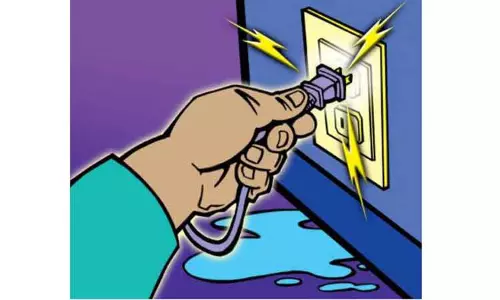 மின்சாரம் தாக்கி வாலிபர் சாவு மின்சாரம் தாக்கி வாலிபர் சாவு