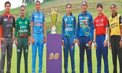 ஆசிய கோப்பை: பெண்கள் 20 ஓவர் கிரிக்கெட் போட்டி தொடக்கம் -  இந்தியா-இலங்கை இன்று மோதல்