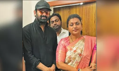 நடிகர் பிரபாசை சந்தித்த ரோஜா