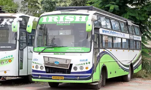 அதிக கட்டணம் வசூலித்த 52 ஆம்னி பஸ்கள் சிக்கின